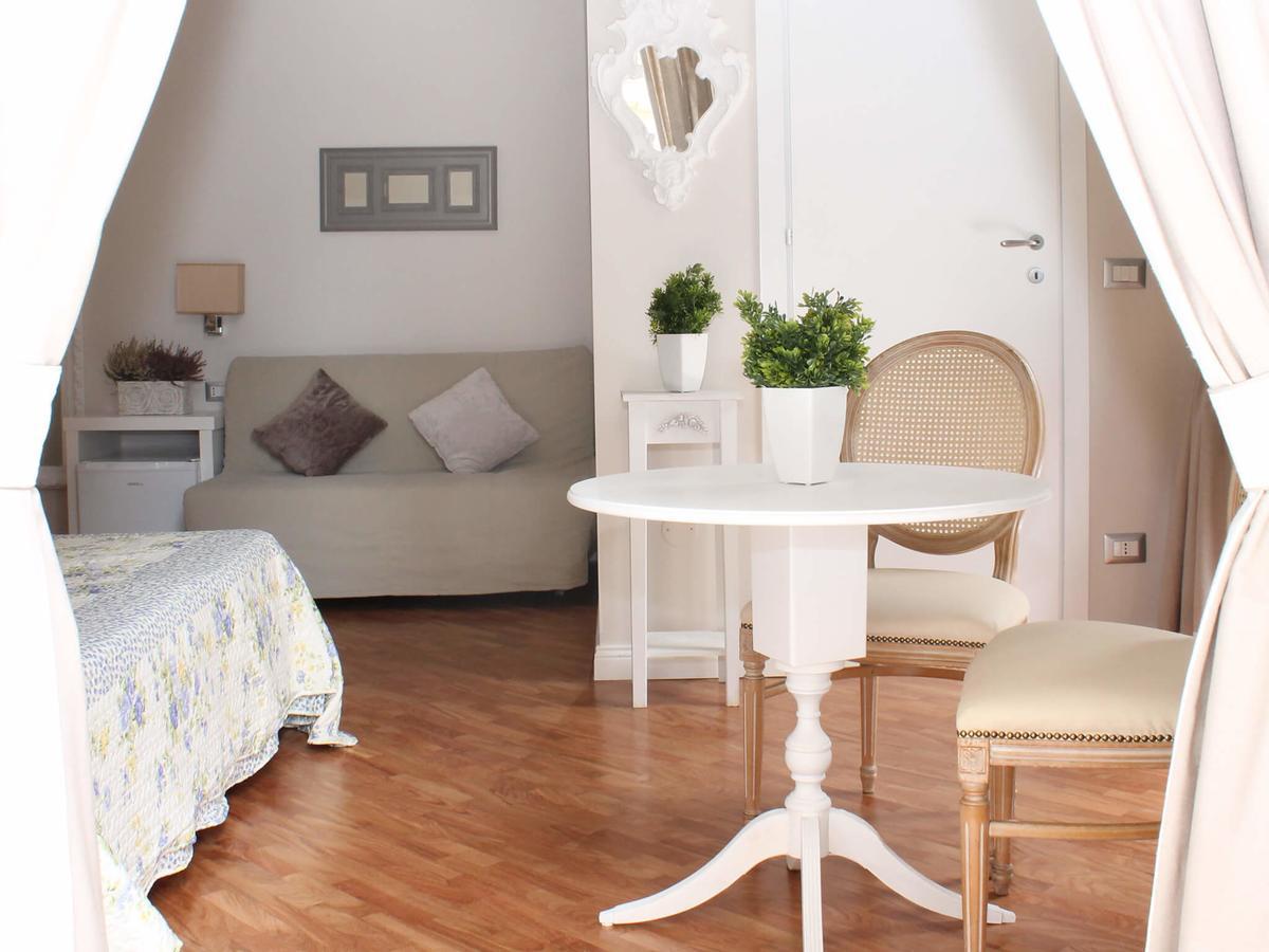 Grand Tour 4rooms Couette-café Naples